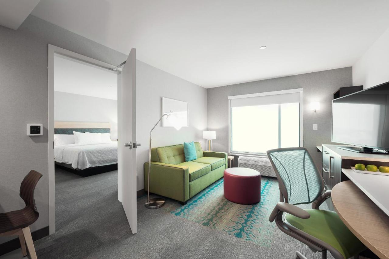 One-Bedroom King Suite
